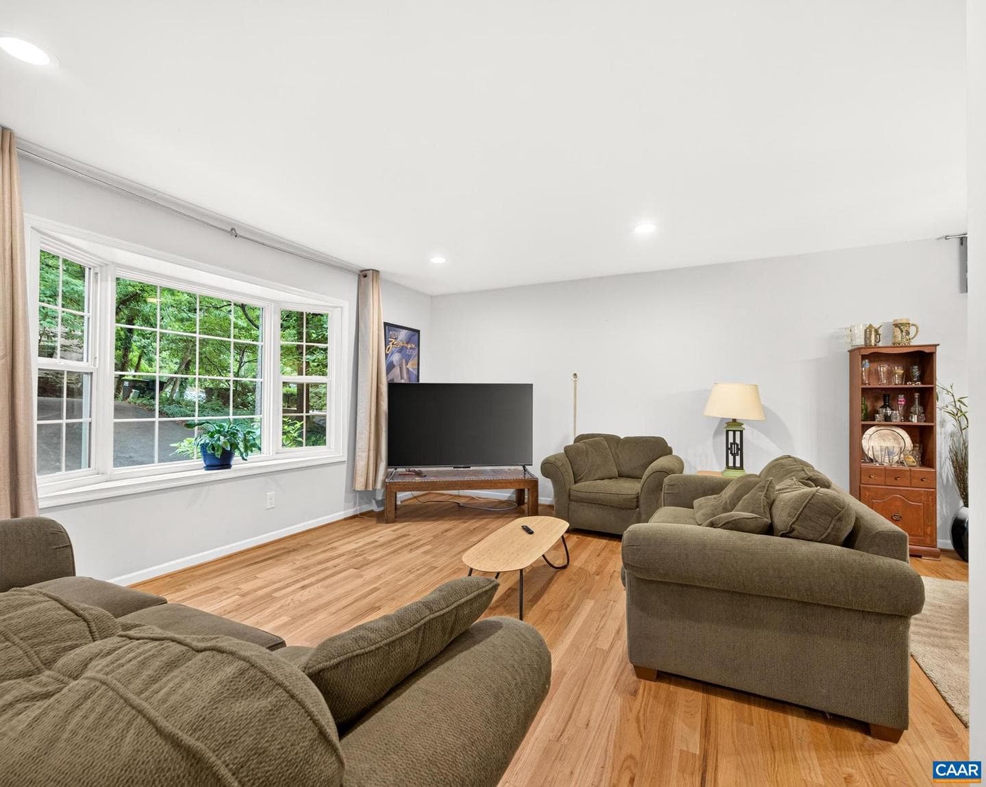 98 Oak Forest Cir photo 5