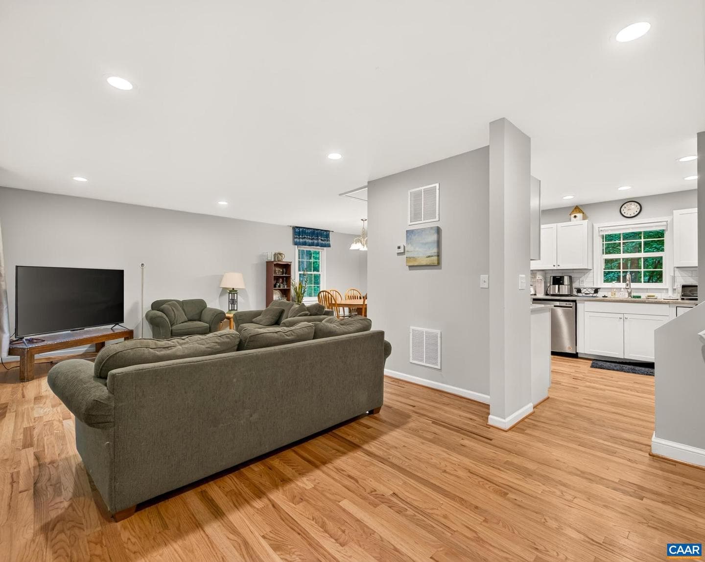 98 Oak Forest Cir photo 7
