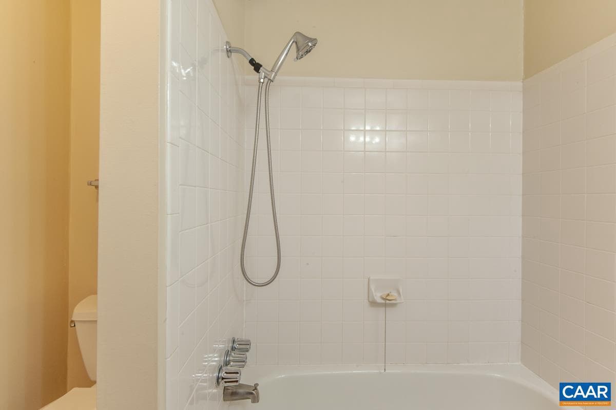 56 Riverside Dr photo 26