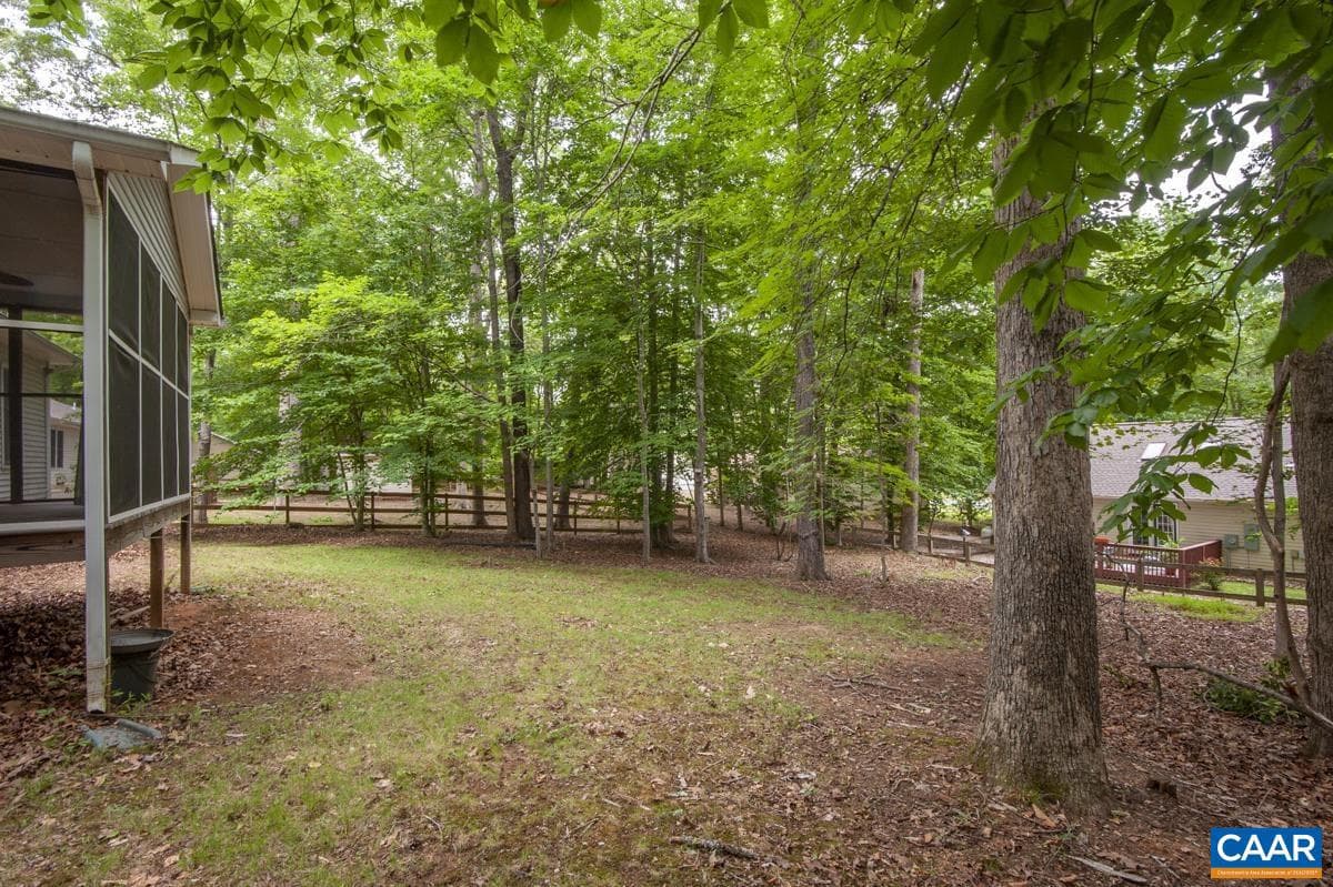 56 Riverside Dr photo 29
