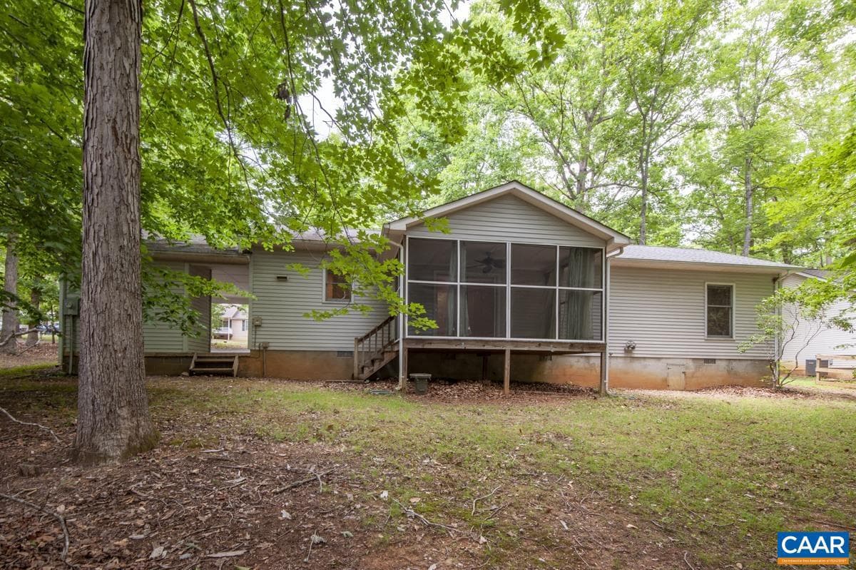 56 Riverside Dr photo 30