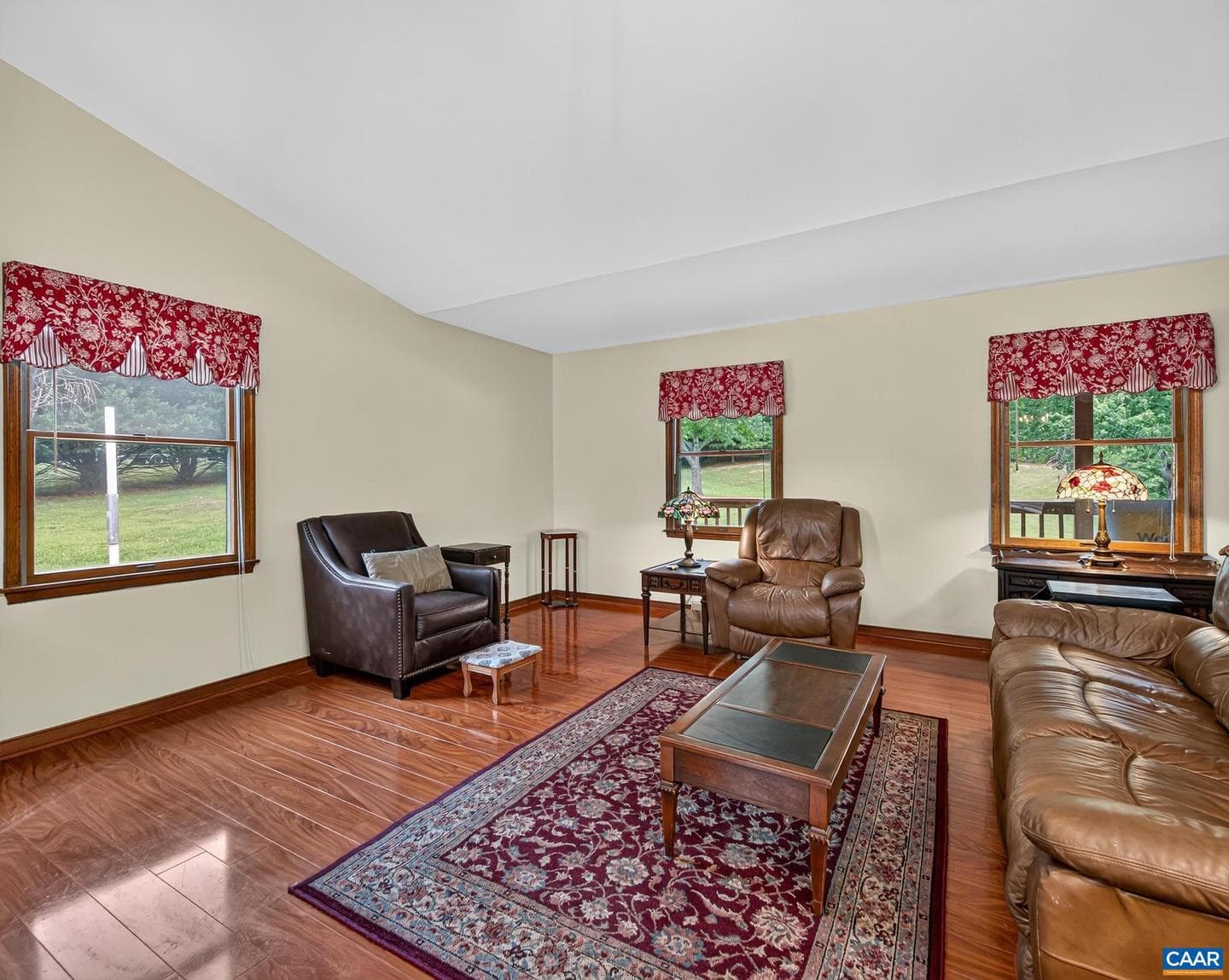 1379 Ridge Rd photo 4