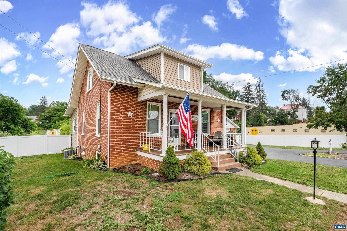 210 Draft Ave photo 3