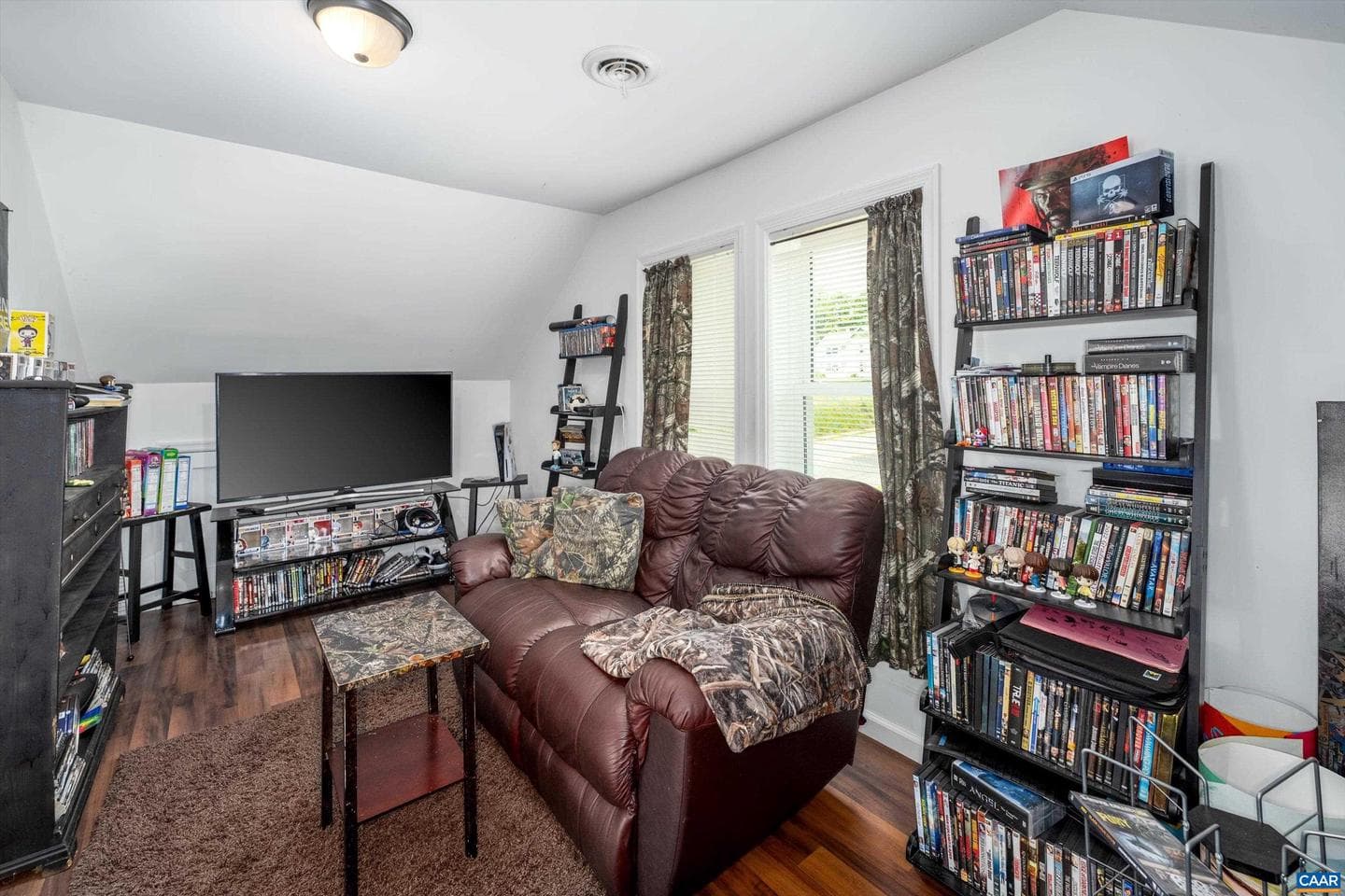 210 Draft Ave photo 32