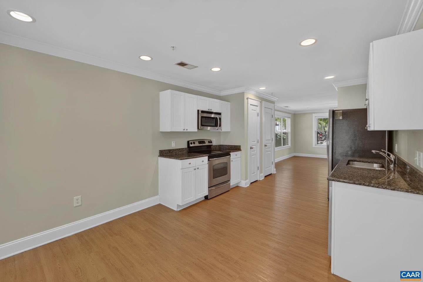 1915 Beechcrest Ct #101 photo 16