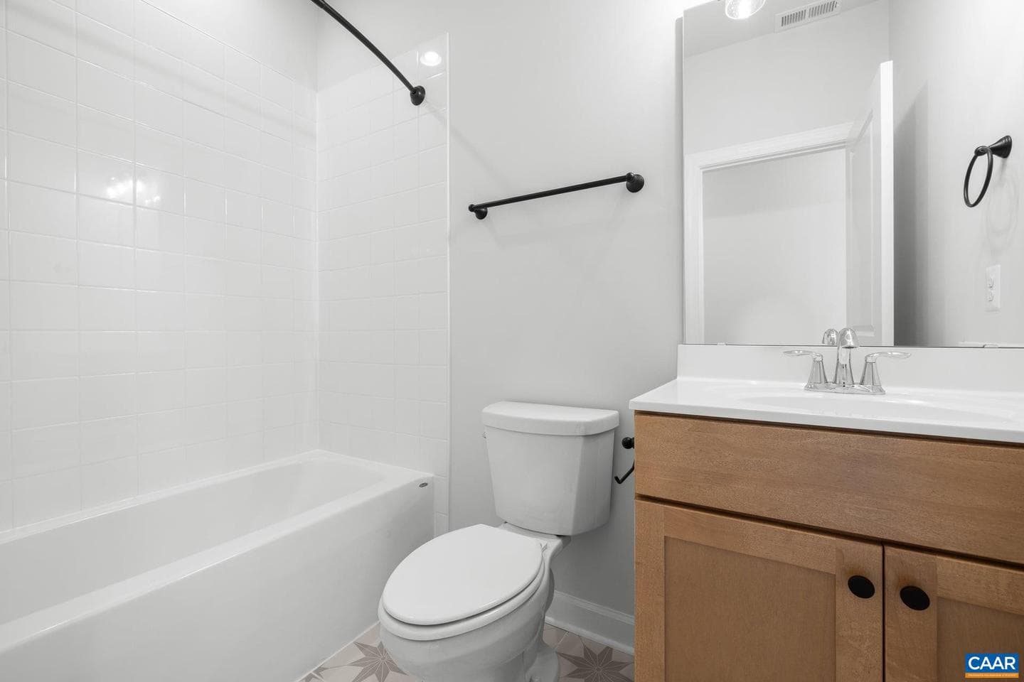 19 Larkin Ave photo 6
