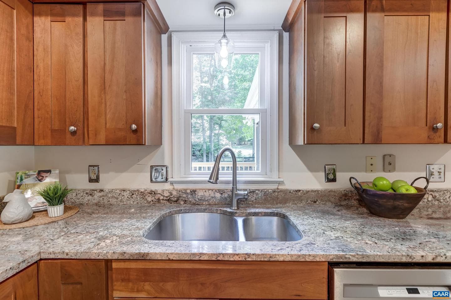1890 Amberfield Dr photo 14