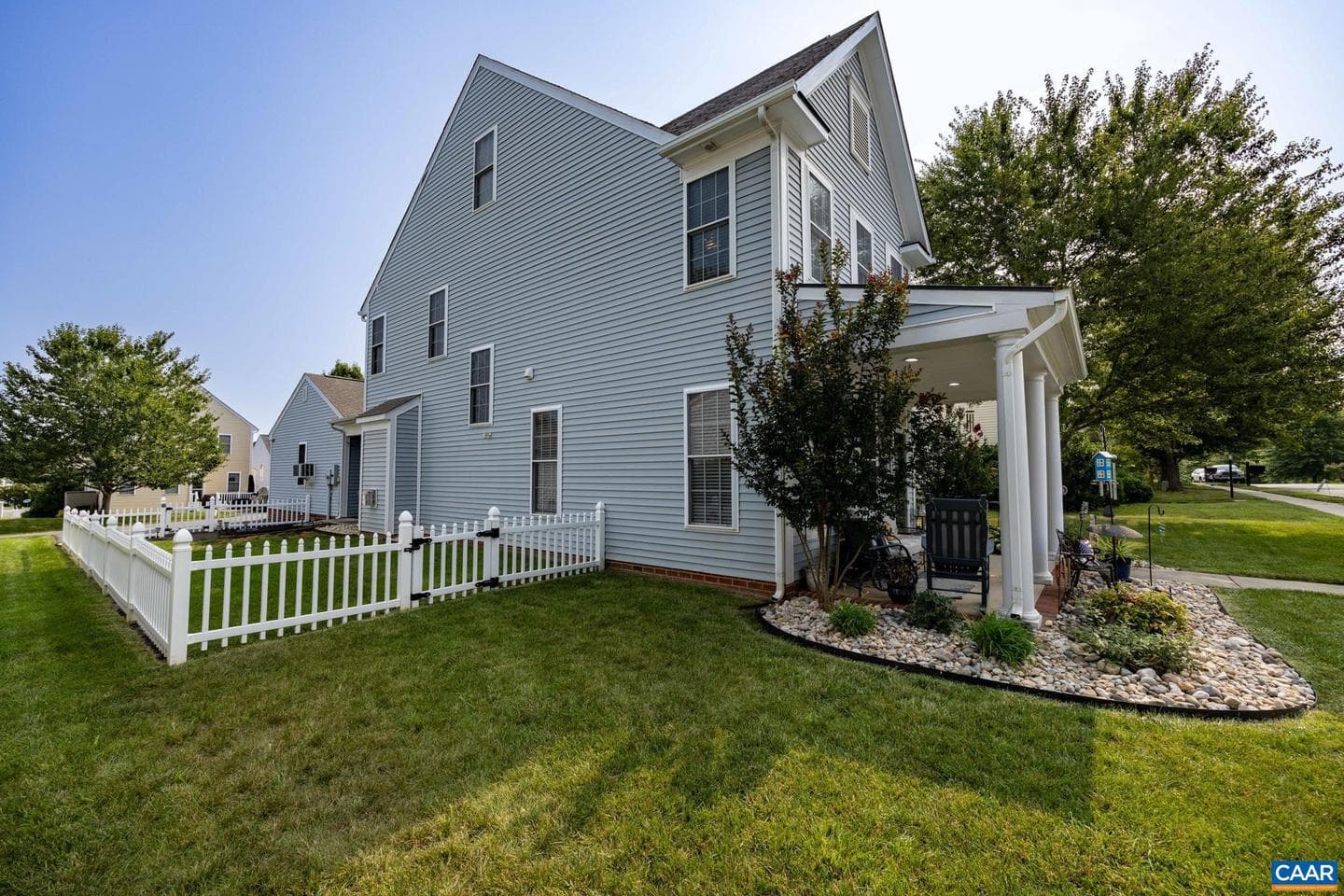 64 Saint Andrews St photo 33