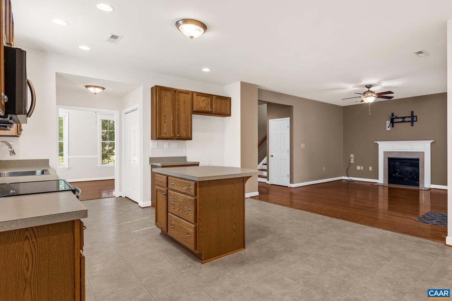 64 Saint Andrews St photo 4