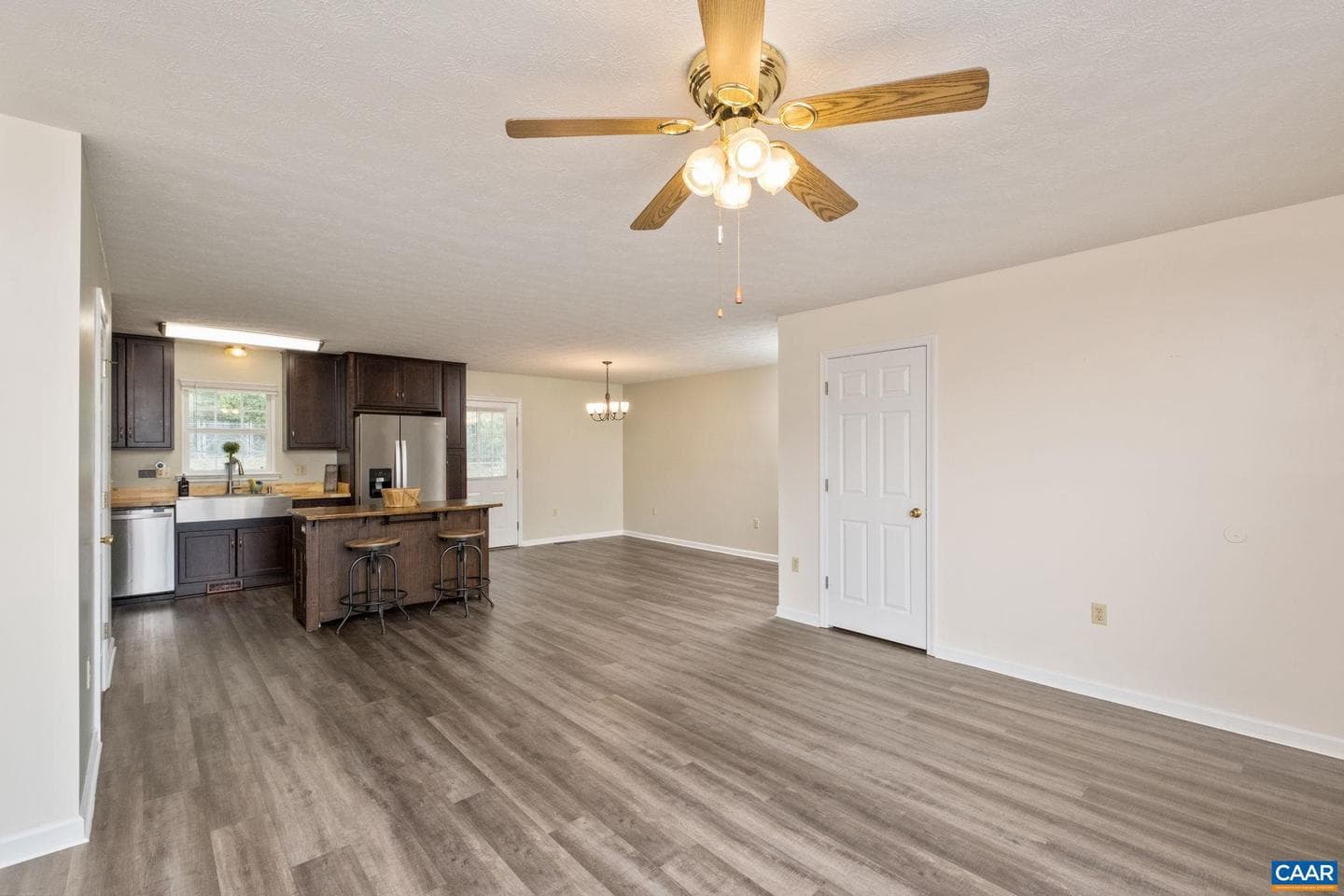537 Edwardian Ln photo 11