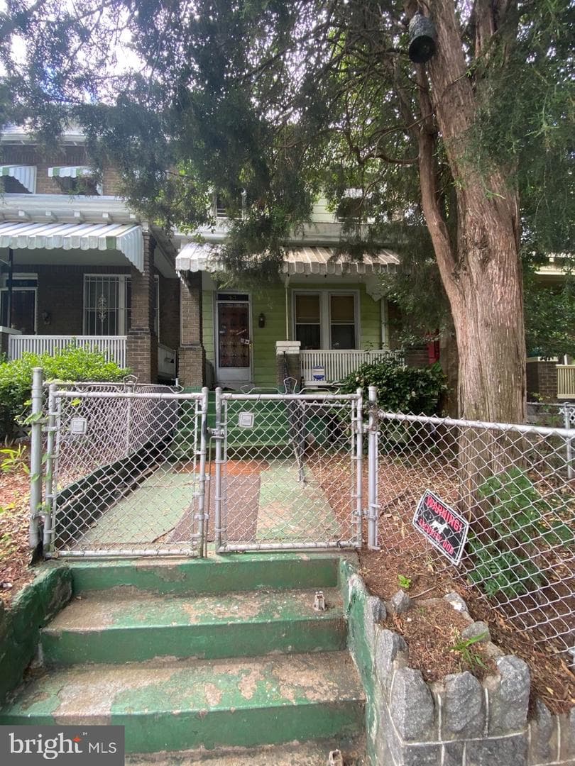 43 T Street NE photo 1