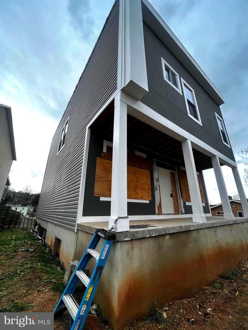 5105 Lee Street NE photo 2