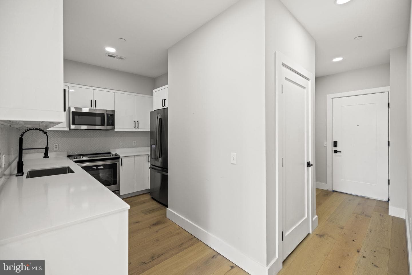 919 12th Street NE #105 photo 3