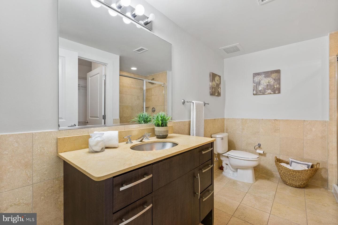 2301 Champlain Street NW #101 photo 15