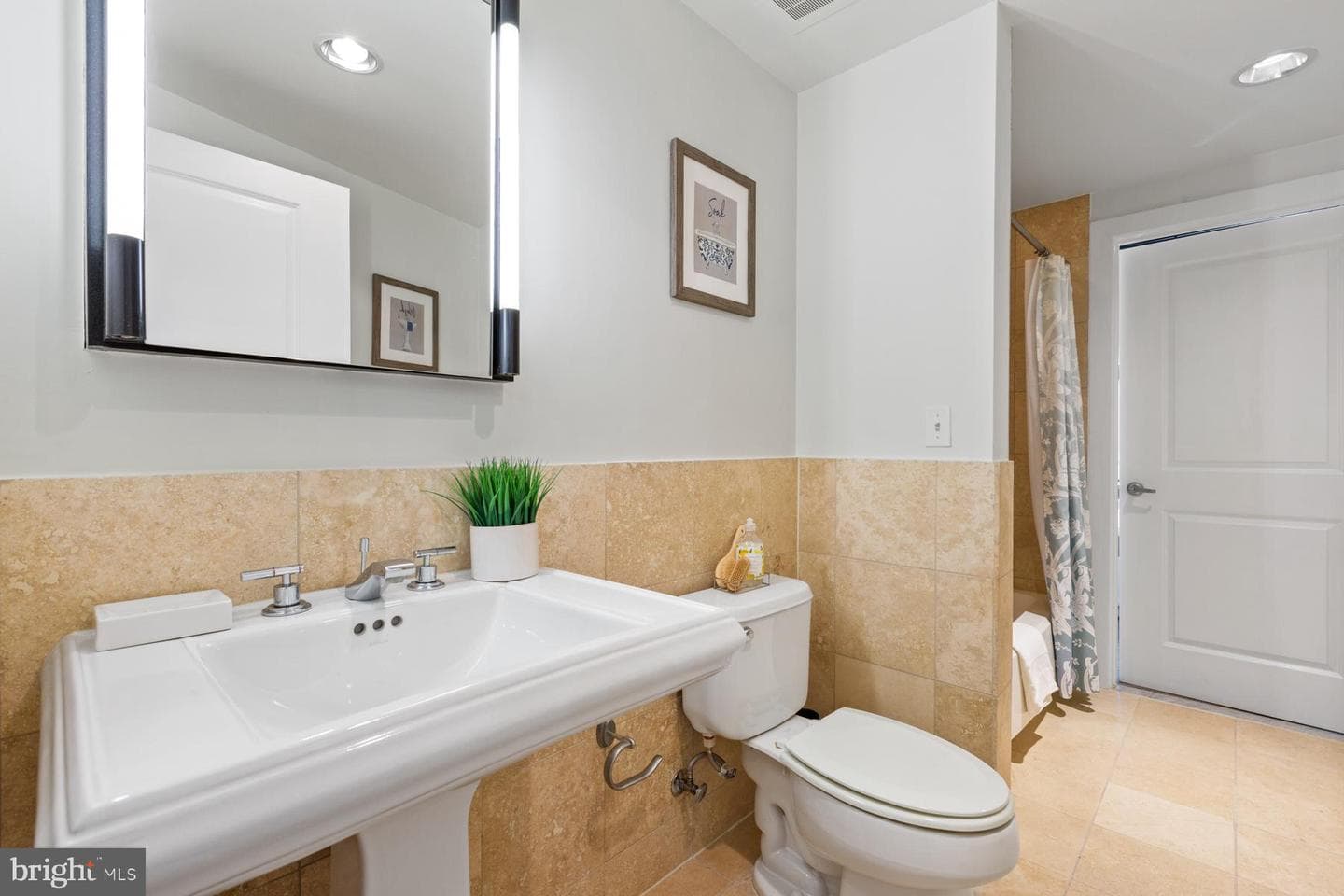 2301 Champlain Street NW #101 photo 21