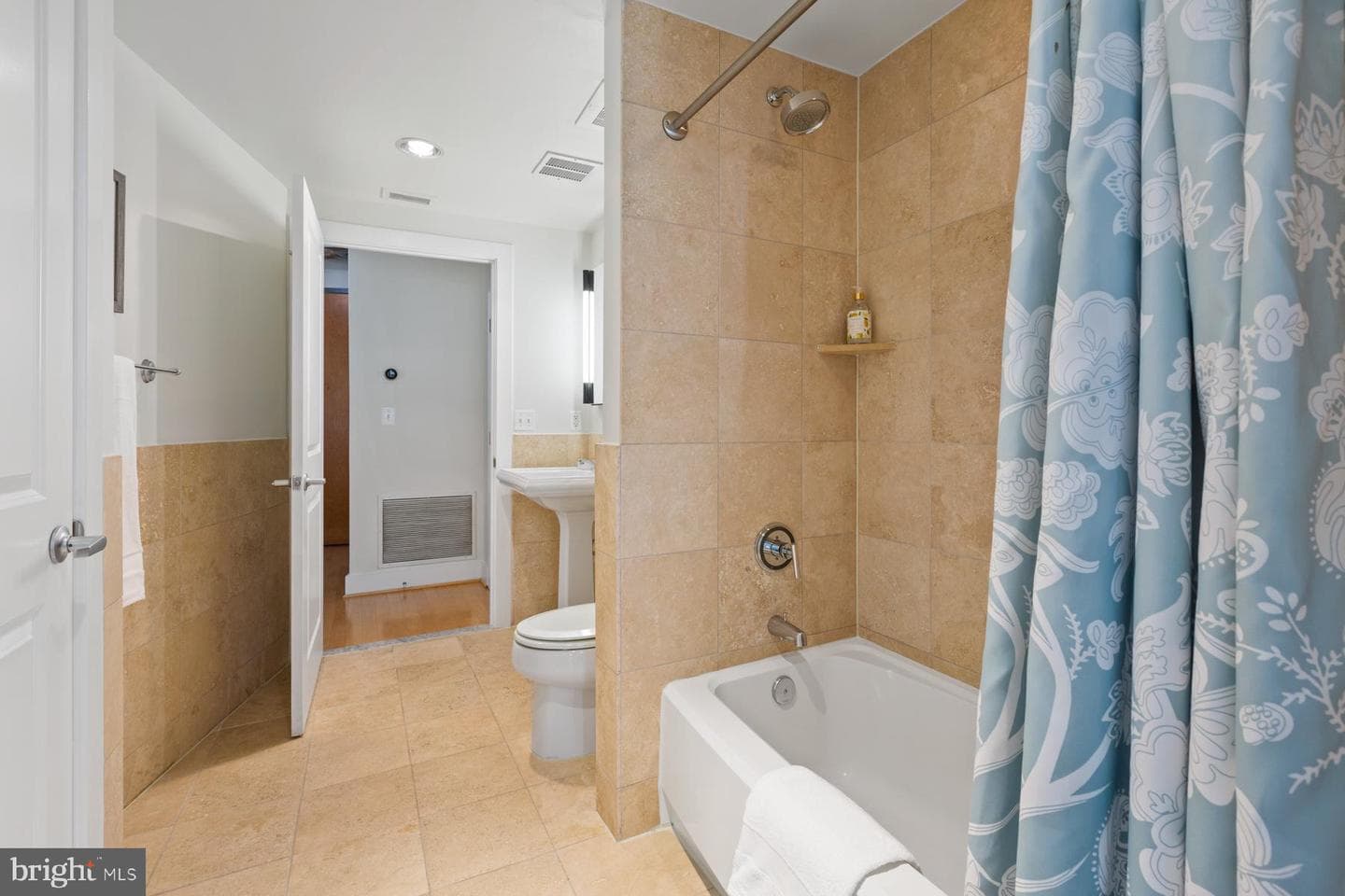 2301 Champlain Street NW #101 photo 22