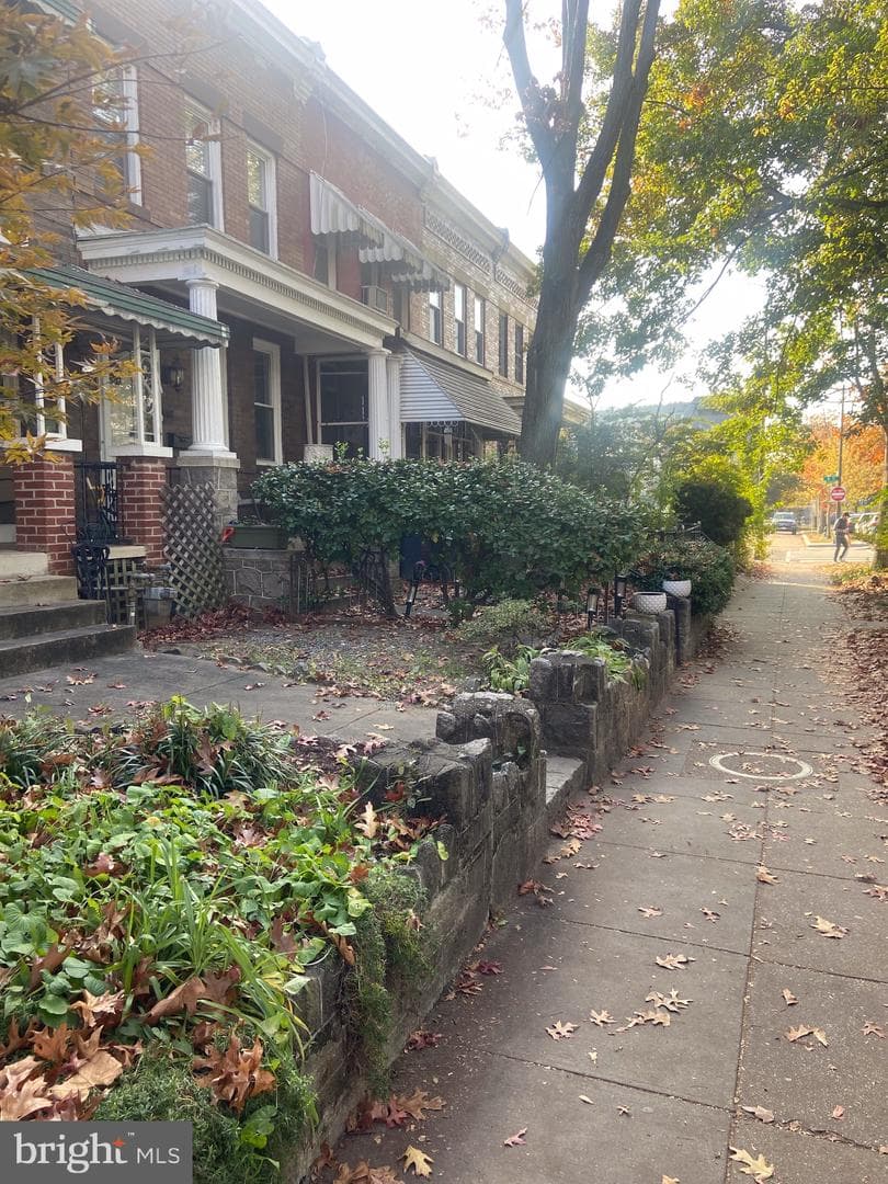 552 14th Street SE photo 3