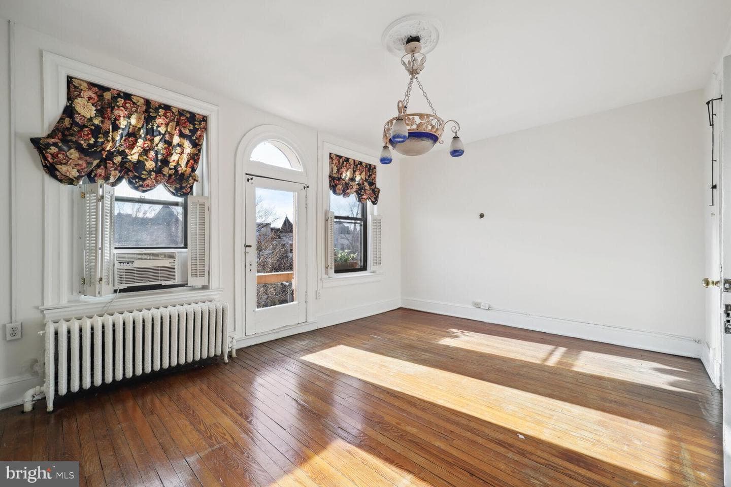 1933 Calvert Street NW photo 28