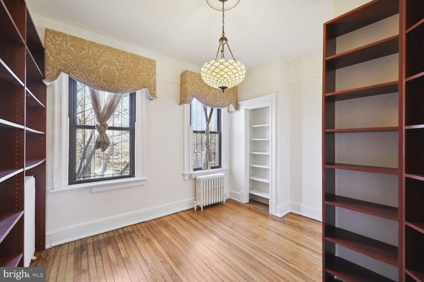 1933 Calvert Street NW photo 31