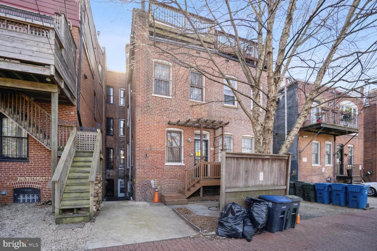 1933 Calvert Street NW photo 49