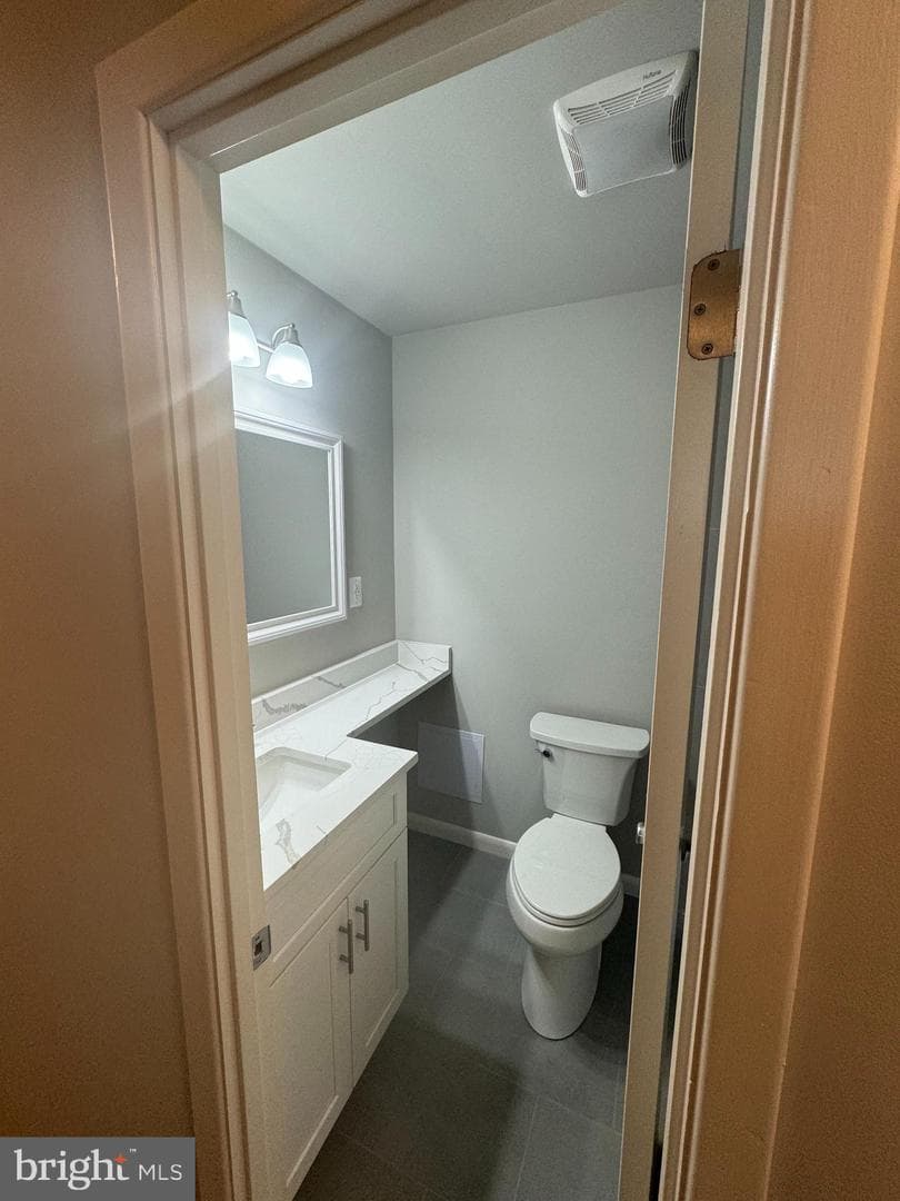 5008 Meade Street NE photo 9