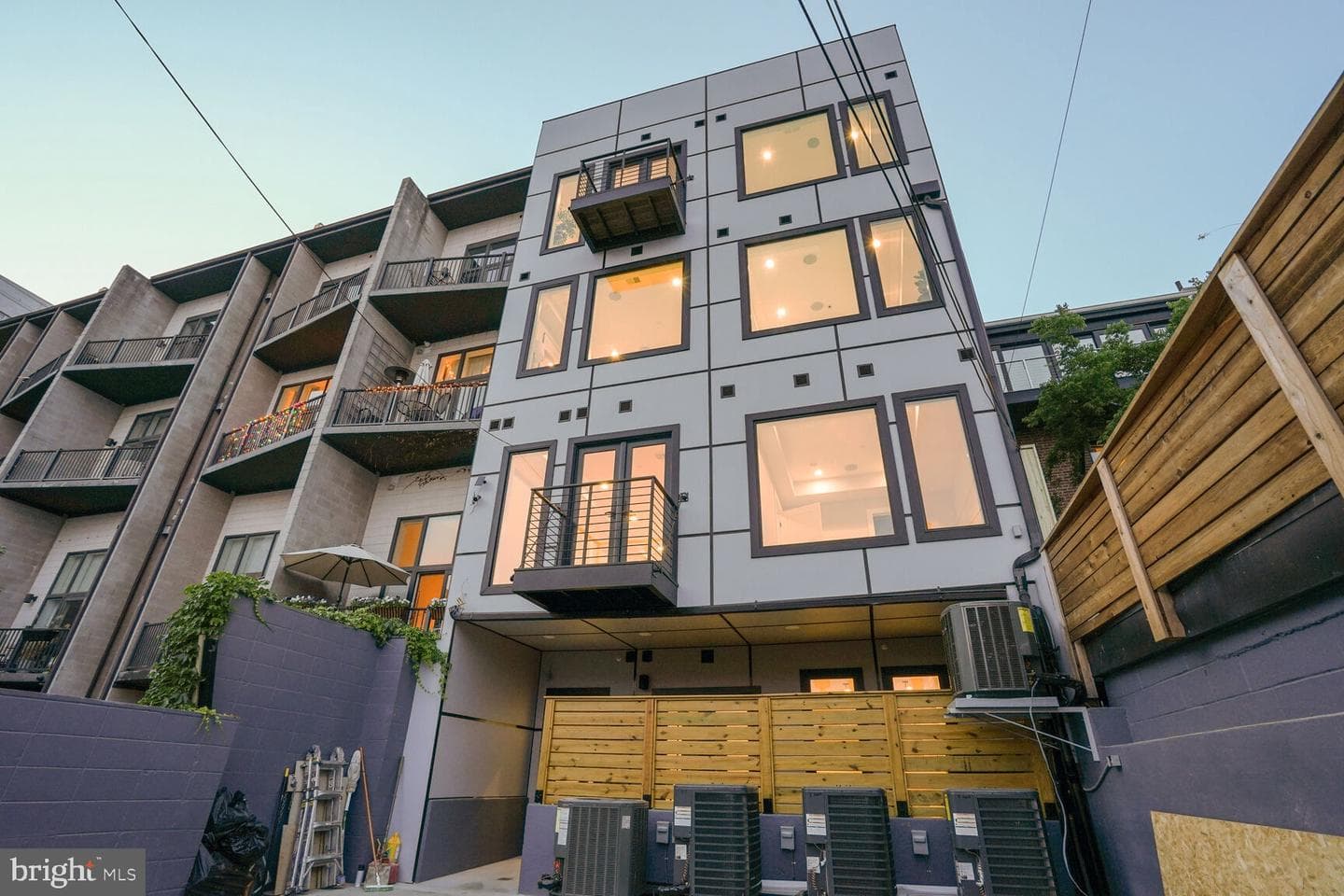 1320 Belmont St NW #201 photo 33