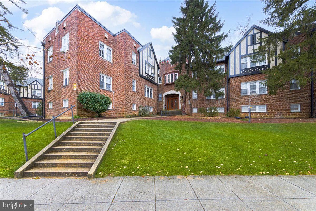 222 Farragut Street NW #203 photo 20