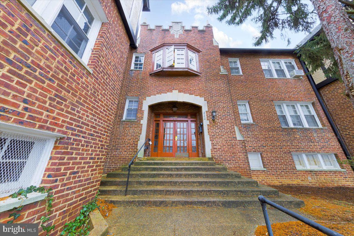 222 Farragut Street NW #203 photo 21