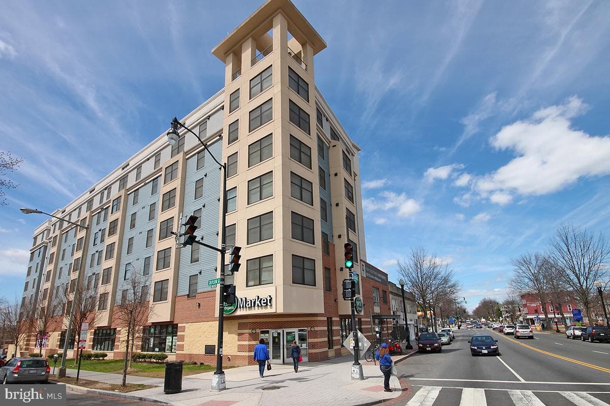 222 Farragut Street NW #203 photo 31