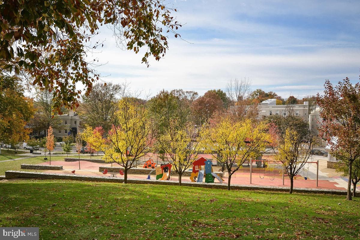 222 Farragut Street NW #203 photo 44