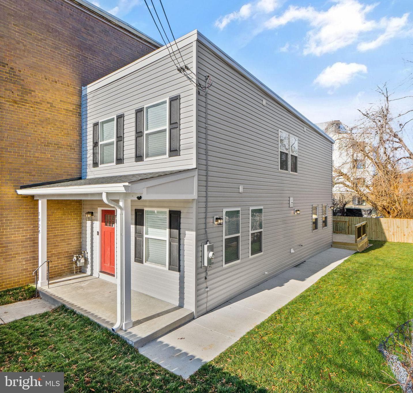 1924 Naylor Road SE photo 5