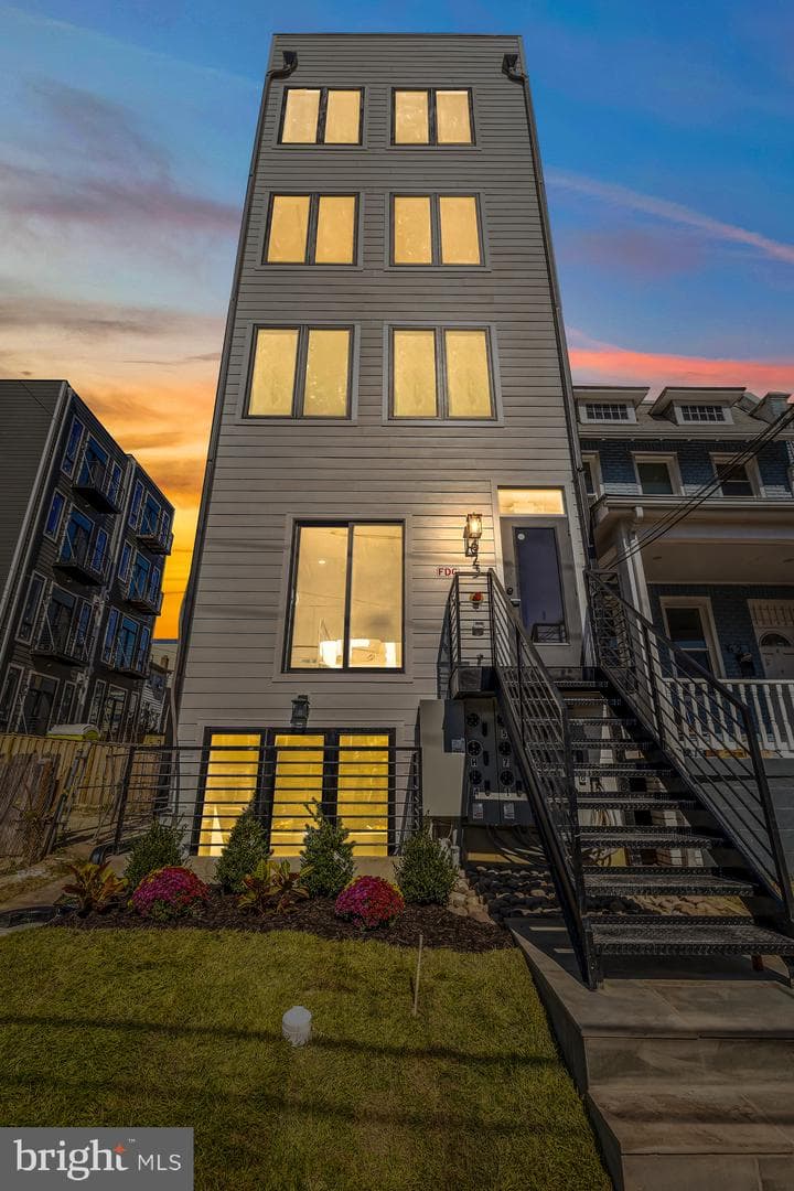 623 Kennedy Street NW #10 photo 32