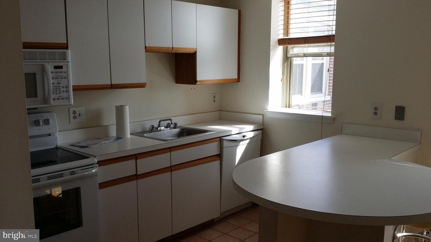 1920 S NW #806 photo 2