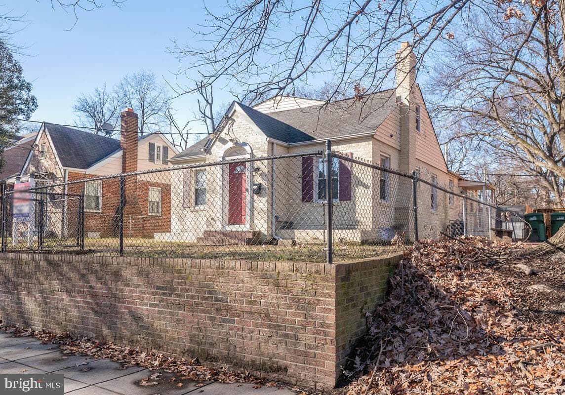 2905 5th Street SE photo 2