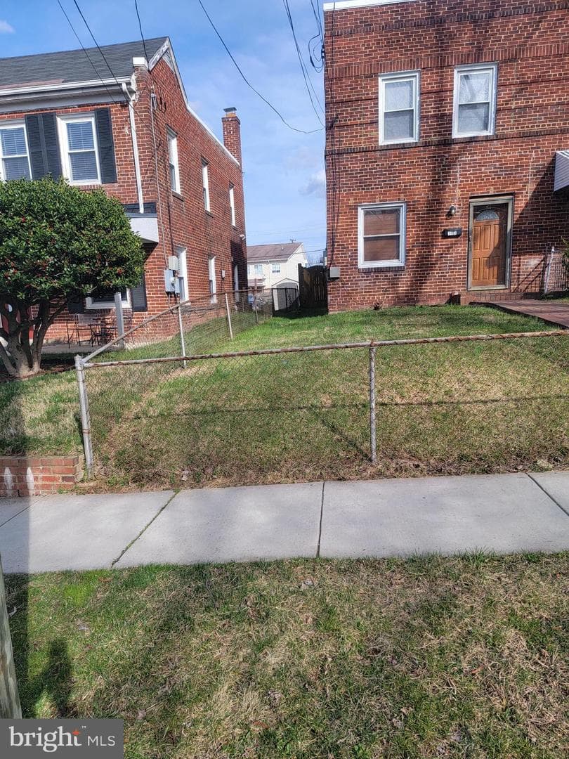 1193 46th Place SE photo 2