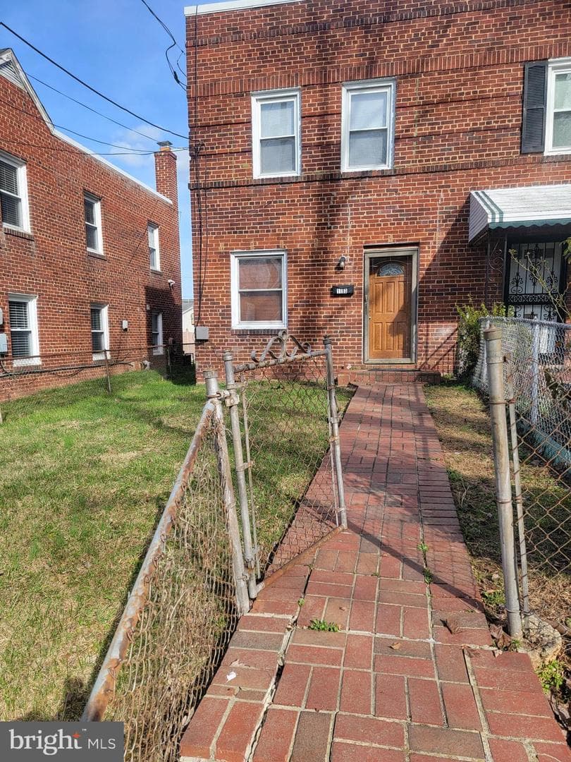 1193 46th Place SE photo 3