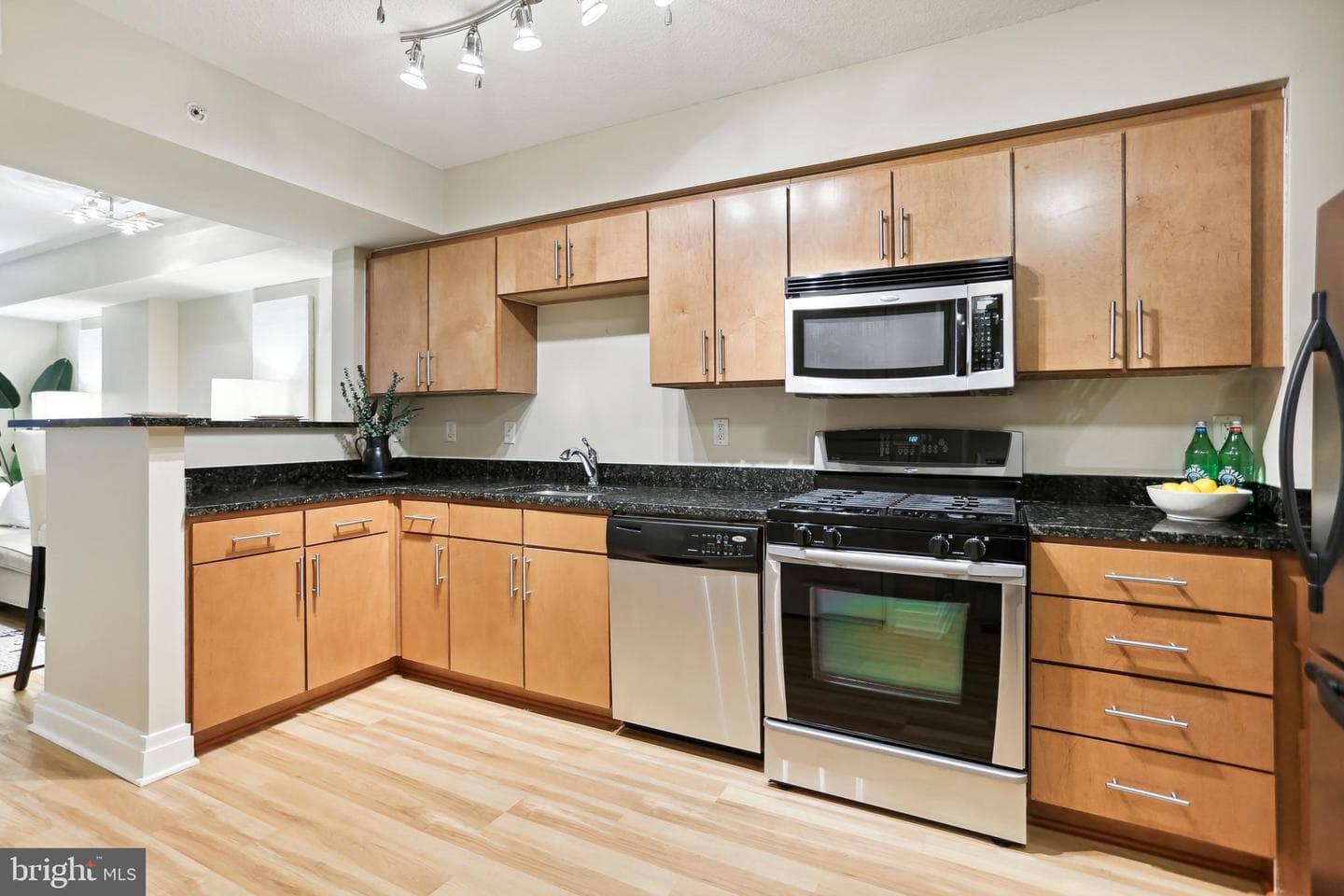 915 E Street NW #306 photo 2