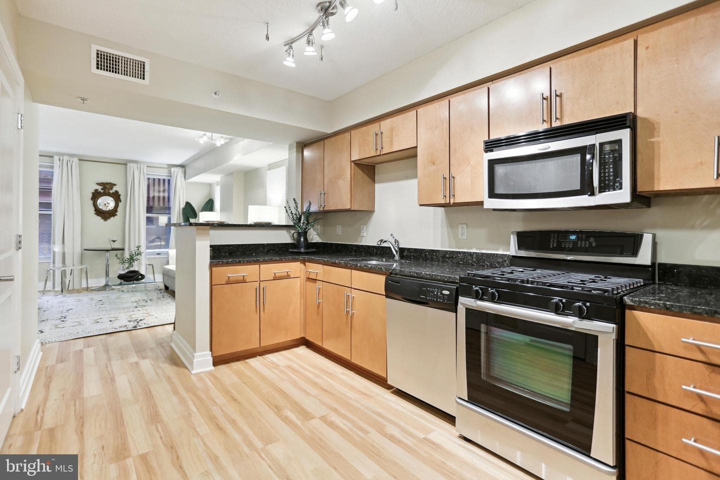 915 E Street NW #306 photo 5