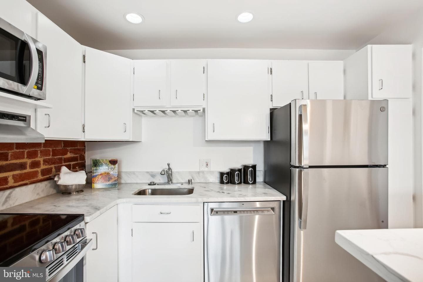 1833 California Street NW #403 photo 14