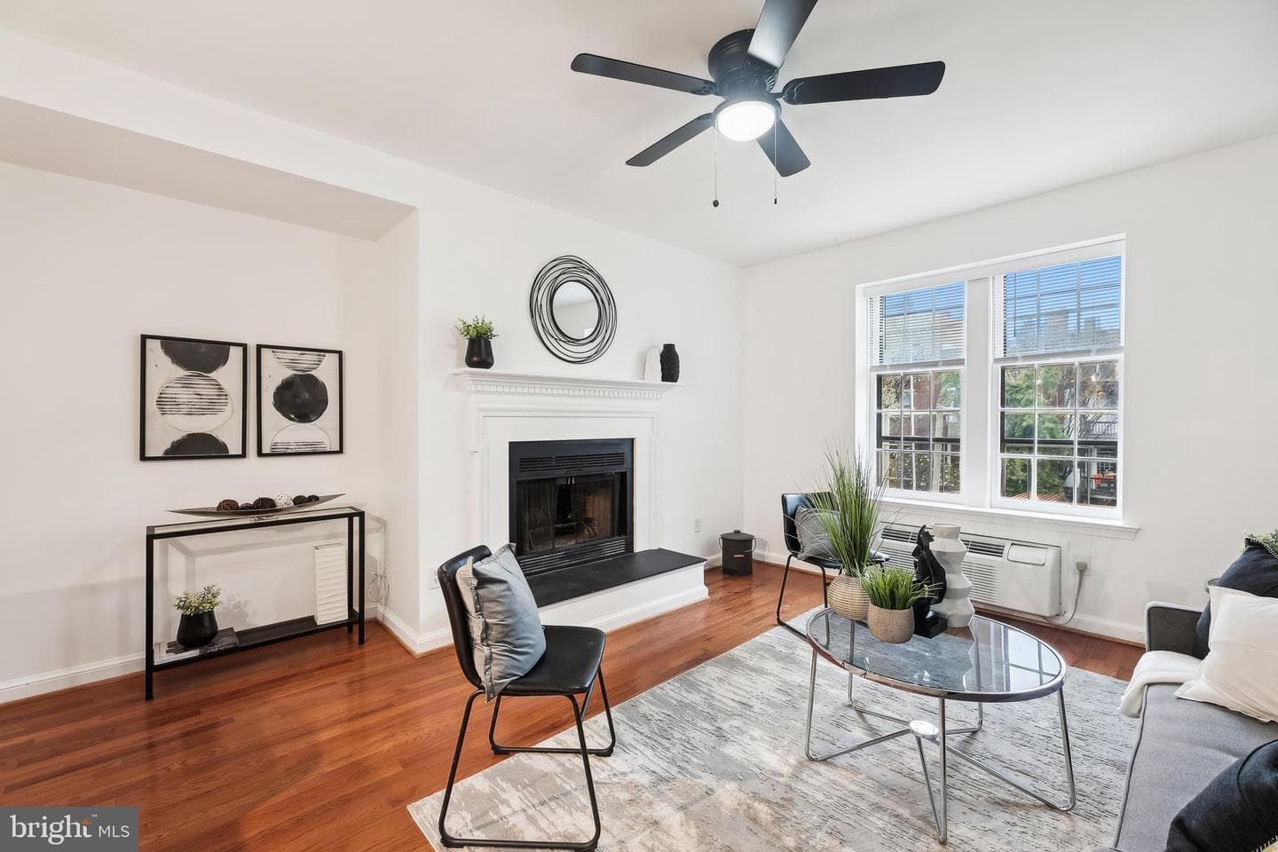 1833 California Street NW #403 photo 3