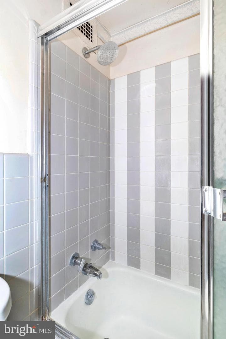 2475 Virginia Avenue NW #727 photo 23