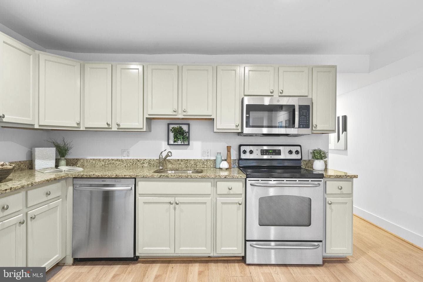 77 U Street NW #2 photo 6