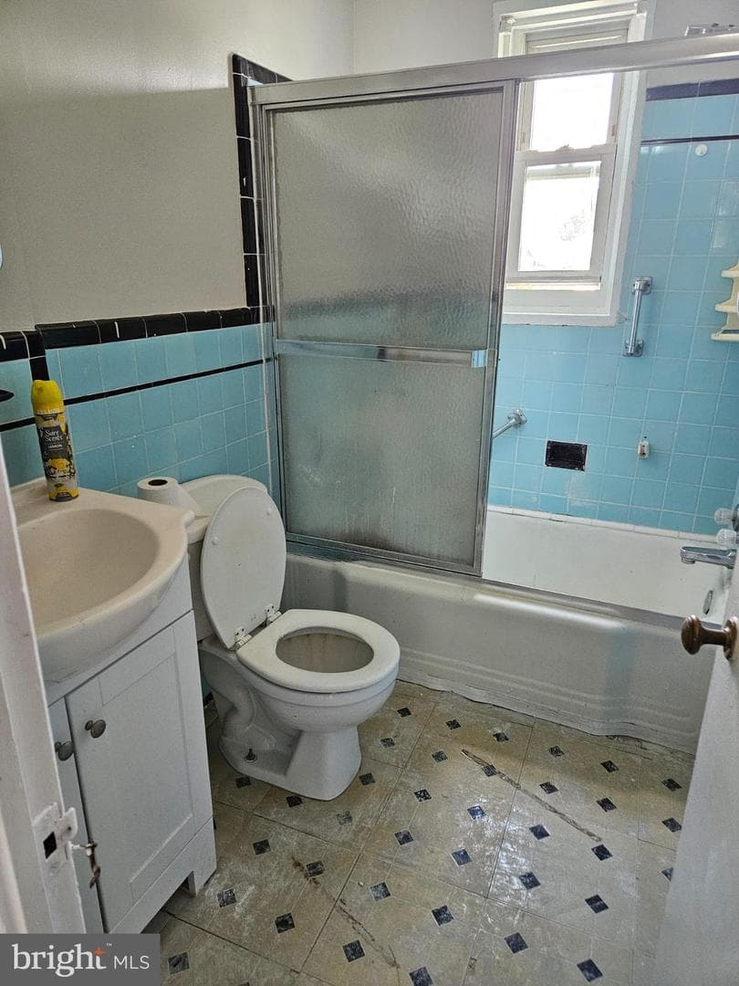 1006 Crittenden Street NE photo 2