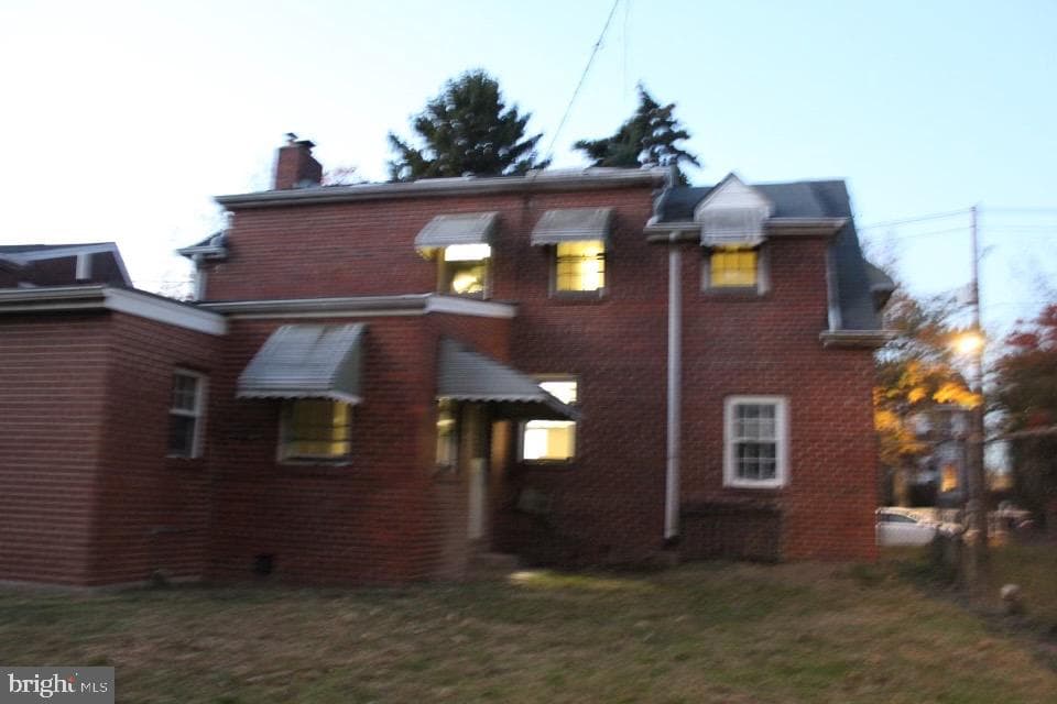 1453 Evarts Street NE photo 10