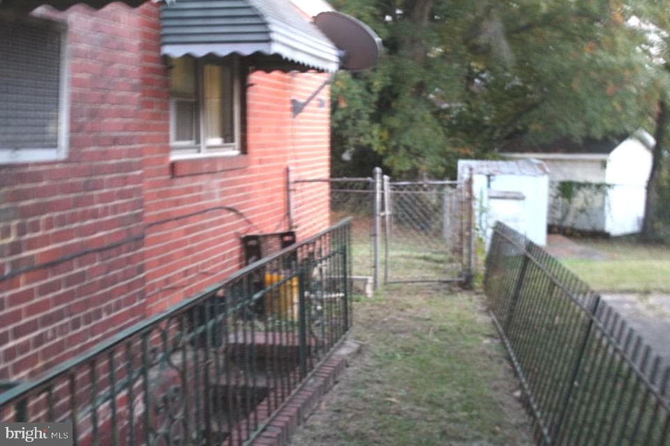 1453 Evarts Street NE photo 8