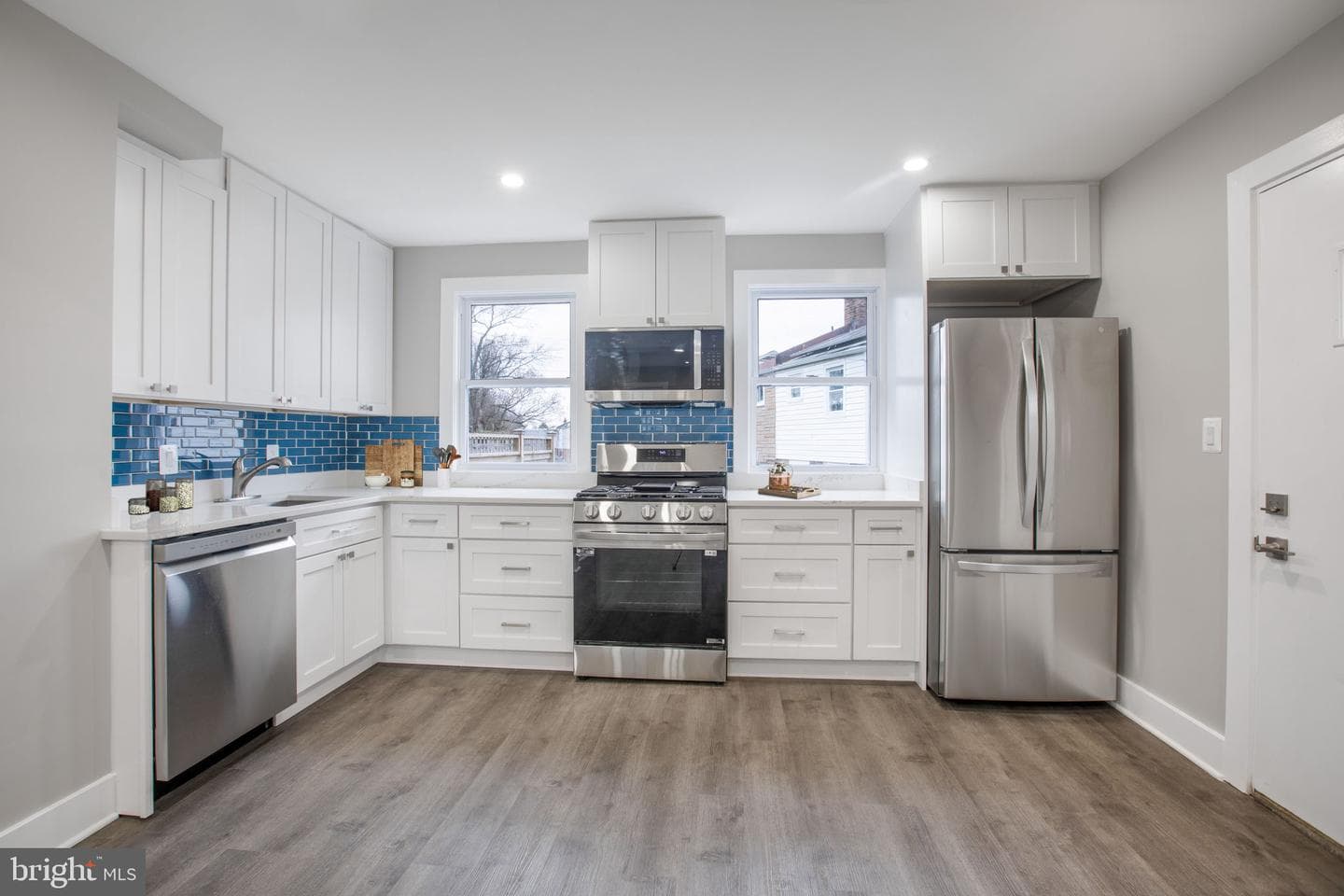 914 52nd Street NE photo 1