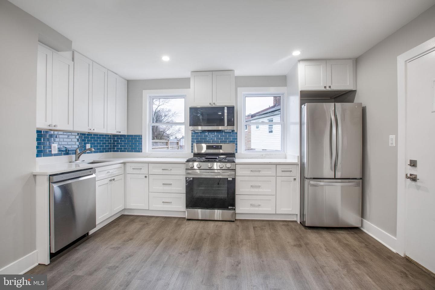 914 52nd Street NE photo 10