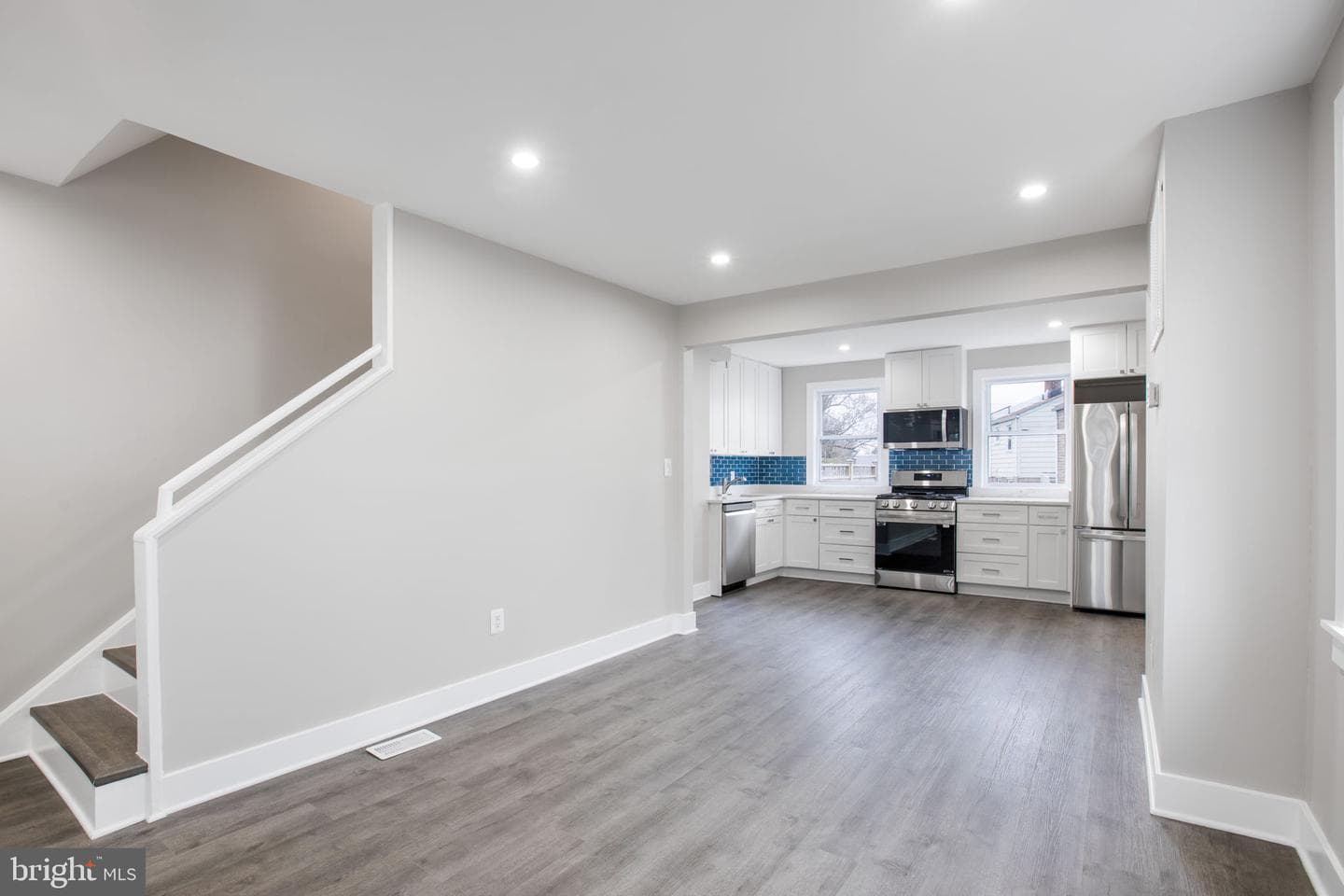 914 52nd Street NE photo 11