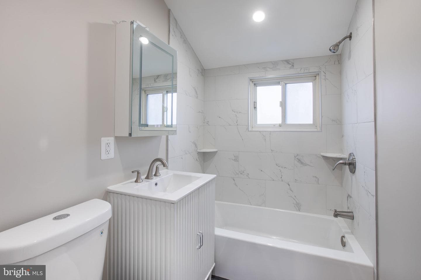 914 52nd Street NE photo 14