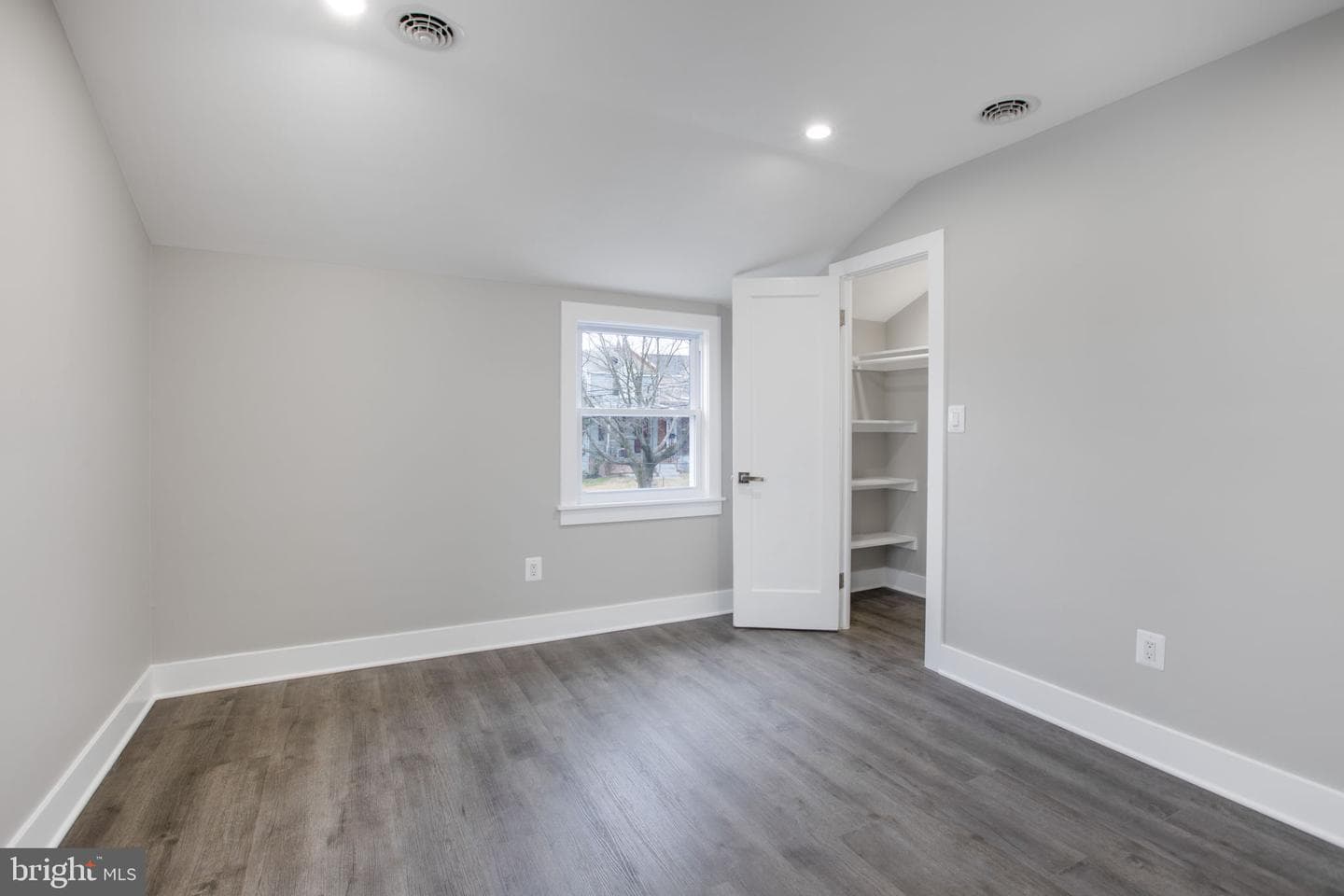 914 52nd Street NE photo 20